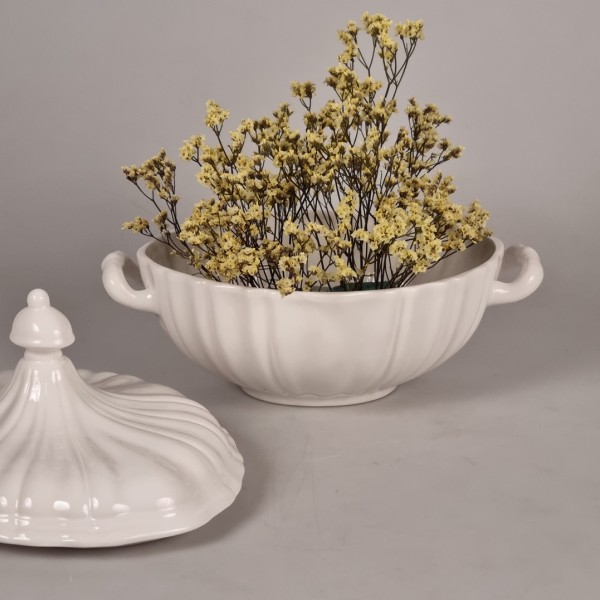 Zuppiera in ceramica bianca fatta a mano – modello storico decorativo